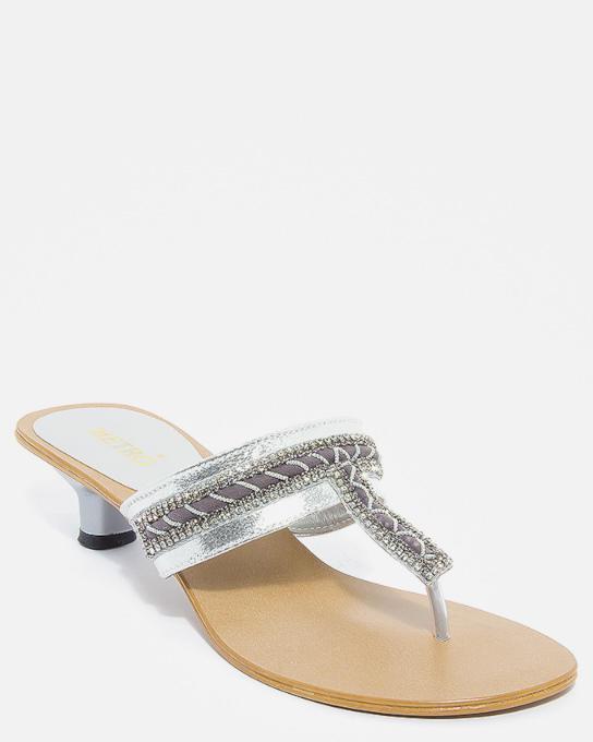 metro chappals online