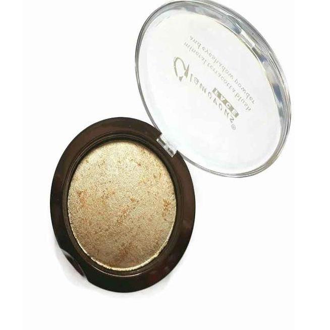 glamorous face highlighter