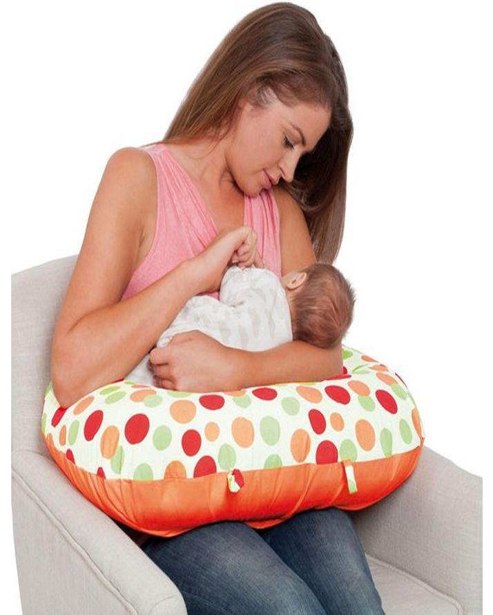 mother feeding pillow