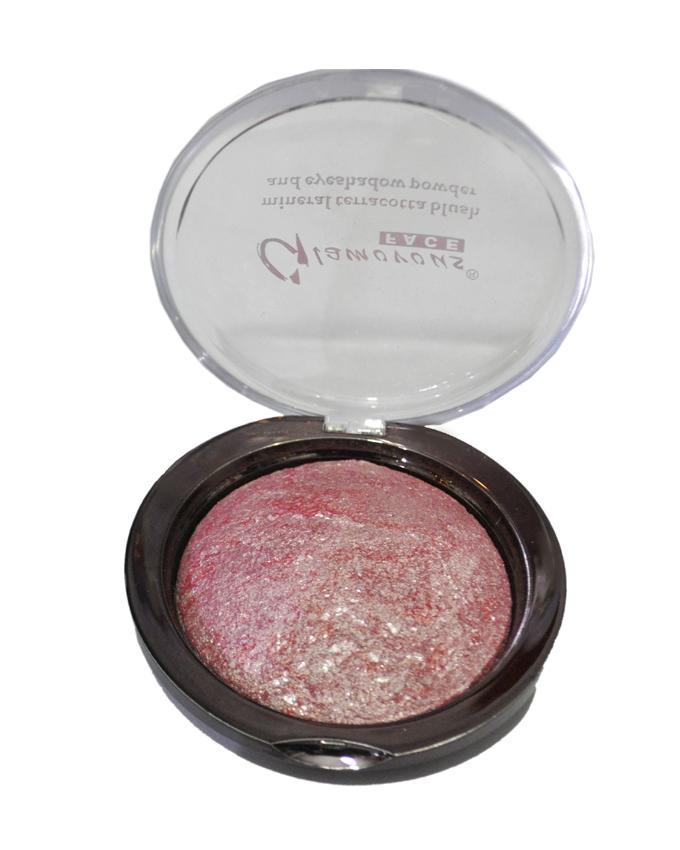 glamorous face highlighter