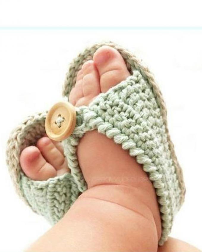 Top Button Style Woolen Handmade Crochet Baby Summer Sandal