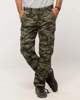 dark green camo pants