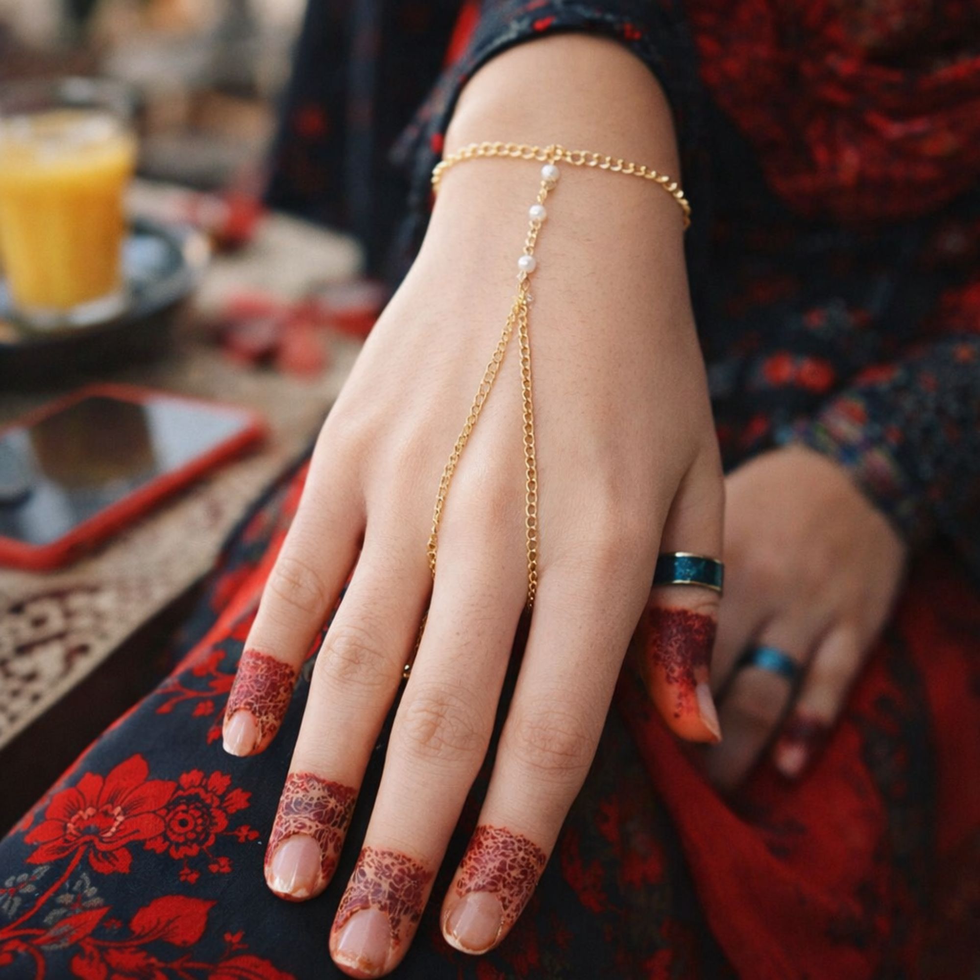 Stylish Gold Hand Chain Bracelet for Women with Pearl Charm – Adjustable Wrist Jewelry, Elegant Party Wear Bracelet