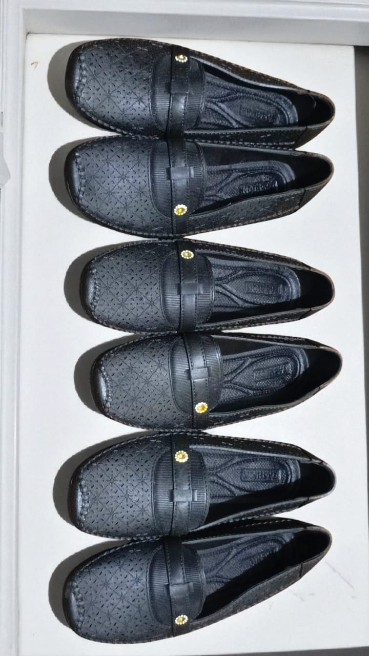 High Quality Light Weight Soft Nylon Rubber Shoes for Ladies