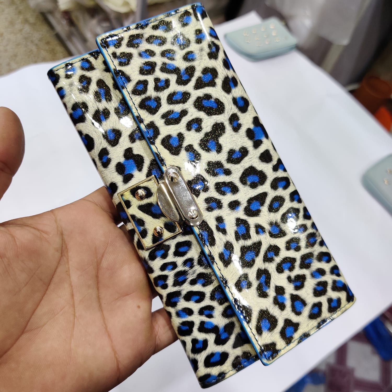 Cheetah Print Clutch for Girls Hand Purse Long Wallet Fashion Hand Clutch for Ladies Mobile Phone Wallet for Women card holder