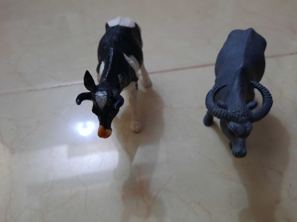 Realistic Farm Animal Toy Collection - Soft Plush Zoo Set with Cow & Goat - Perfect For Imaginative Play & Education - Durable Rubber Animal Set