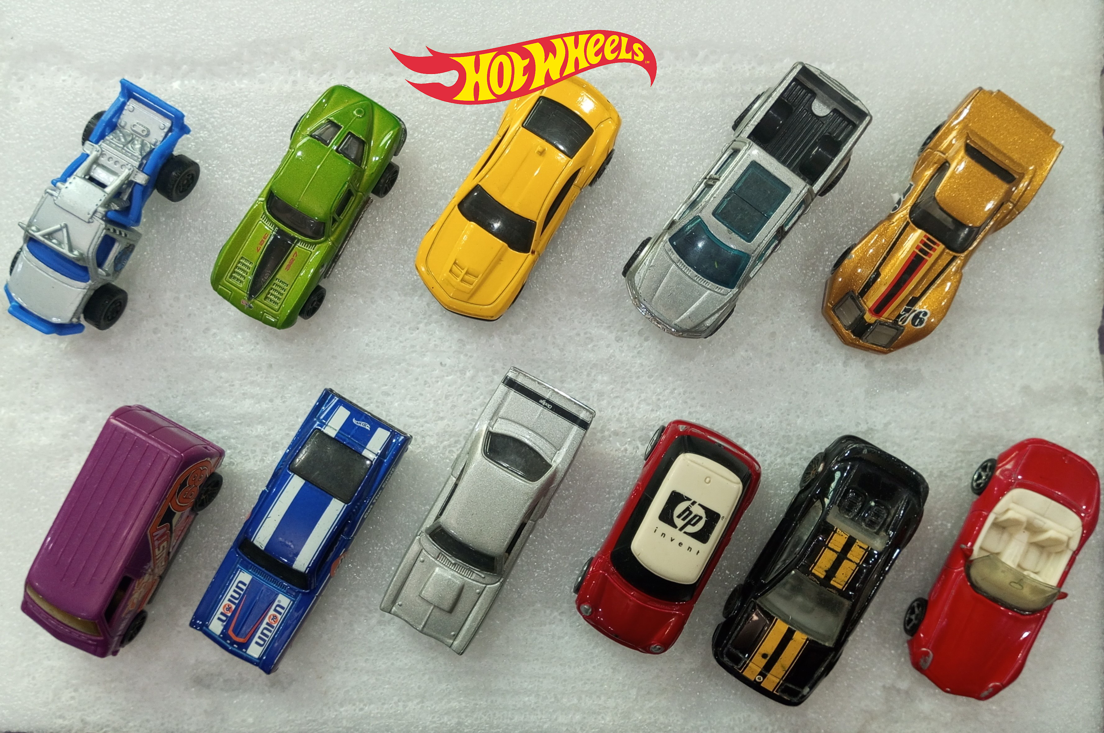 Hot Wheels loose models used original metal body random pick 1:64 Scale diecast vehicles toys.