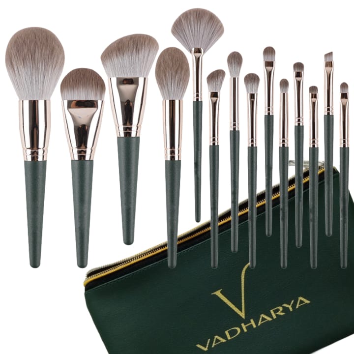 VADHARYA Makeup Brushes Set of 14 With Pouch, Professional Makeup Brushes Kit Made With Premium Synthetic Bristles Including Powder, Contour, Foundation, Flame Highlight, Smudge, Nose Shadow, Large Eye Shadow, Concealer, Small Smudge, Lip, etc.