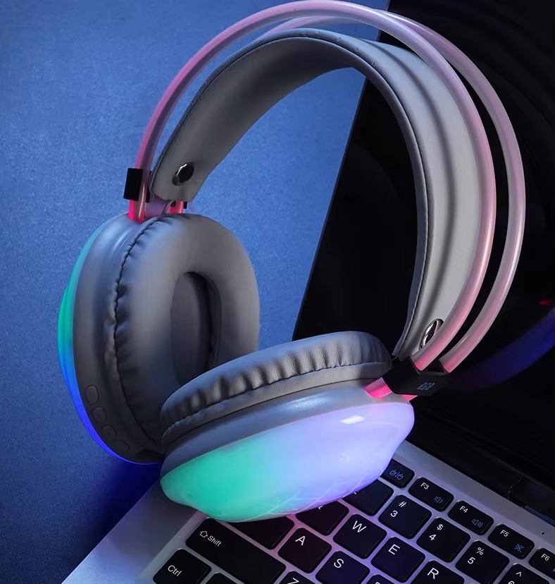 Wireless Gaming Headphones RGB Headset With Mic Bluetooth Head phones Gaming Headphone Stereo High Quality Sound Rechargeable Battery 400MAH
