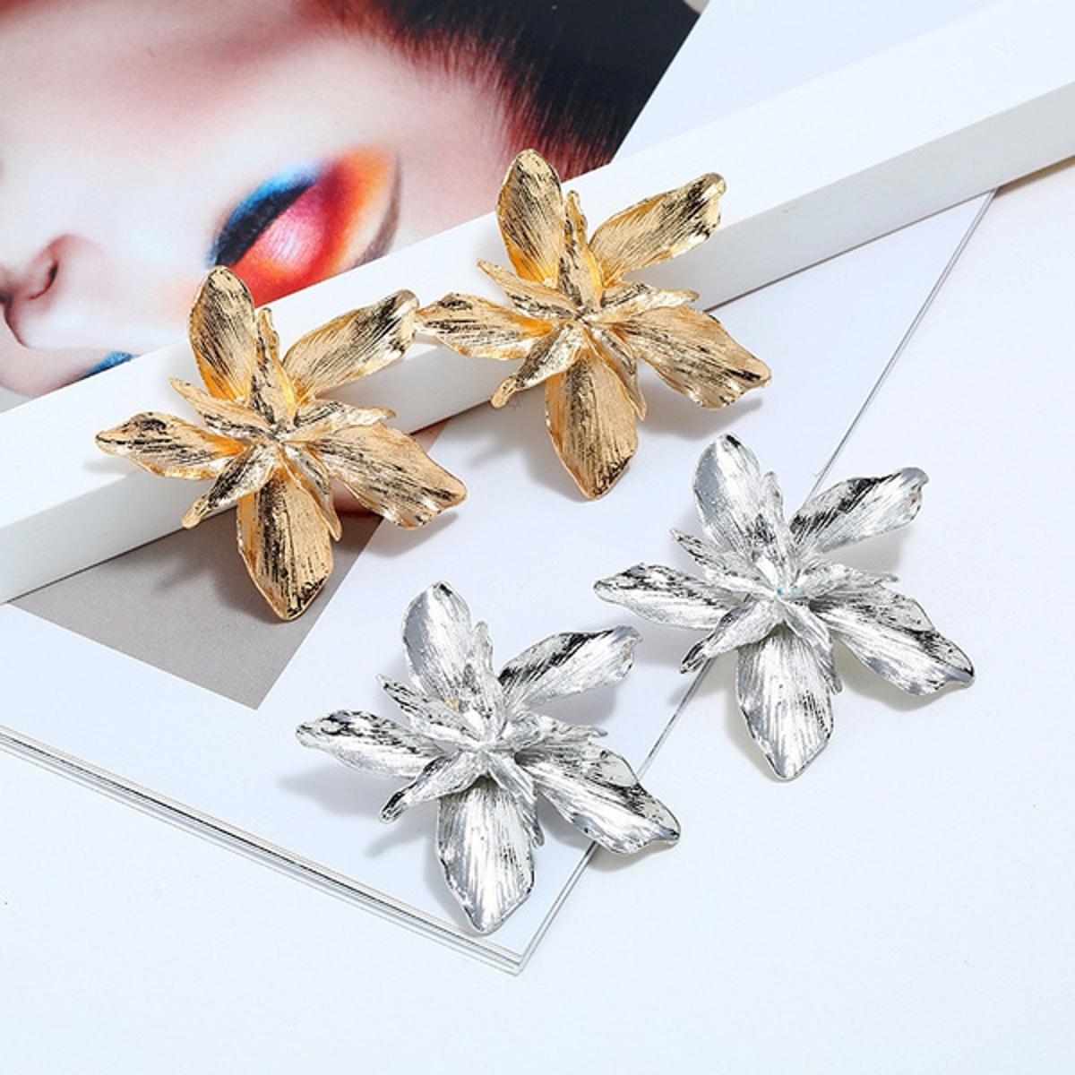 Big Flower Dangle Drop Zinc Alloy Female Stud Earrings For Women Golden Silver Color Ladies Accessories