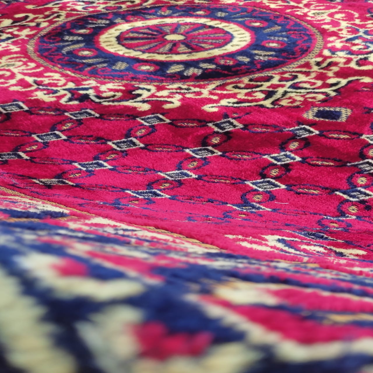 Anti Slip Velvet Room Carpet 5 x 8 Feet Geometric Design Lightweight Rug for Bedroom and Living Room