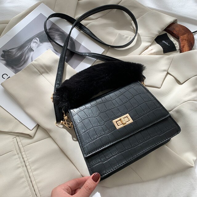 types of bolsa handles