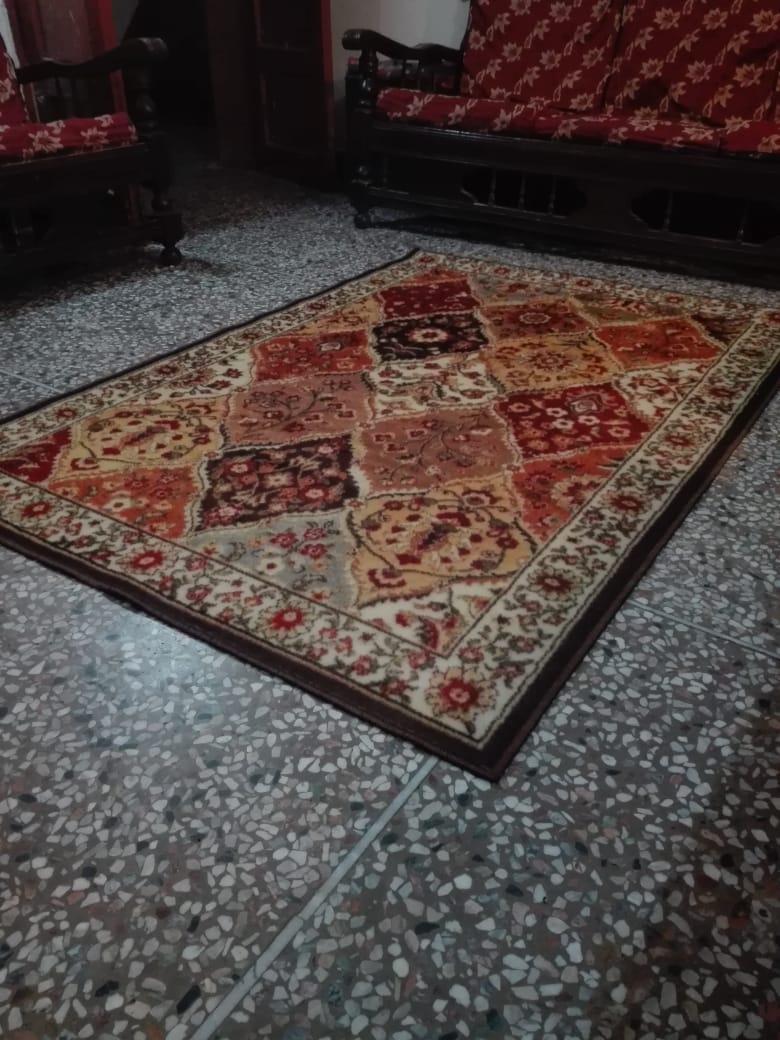 Carpet center piece (120cm x 180 cm), area rugs 4ft x 6ft, rugs for home (4ft x 6ft estimated )