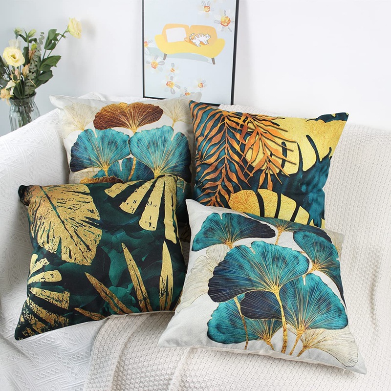 Gold 2024 leaf cushion