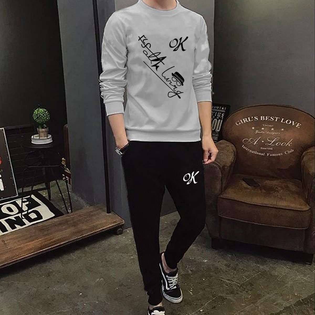 Stylish Contrasted Color Tracksuit For Men