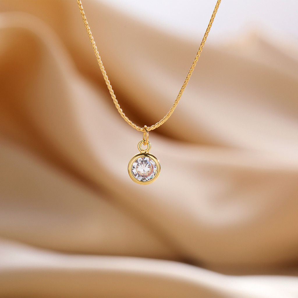 Enacolor Exquisite Crystal Pendant Necklace Gold Metal Clavicle Chain