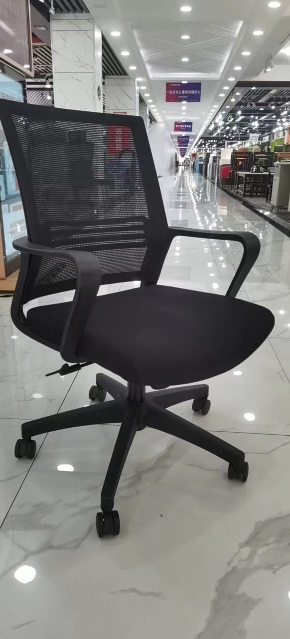 Comfortable Office Home Chair with Tilt Function and Adjustable Height