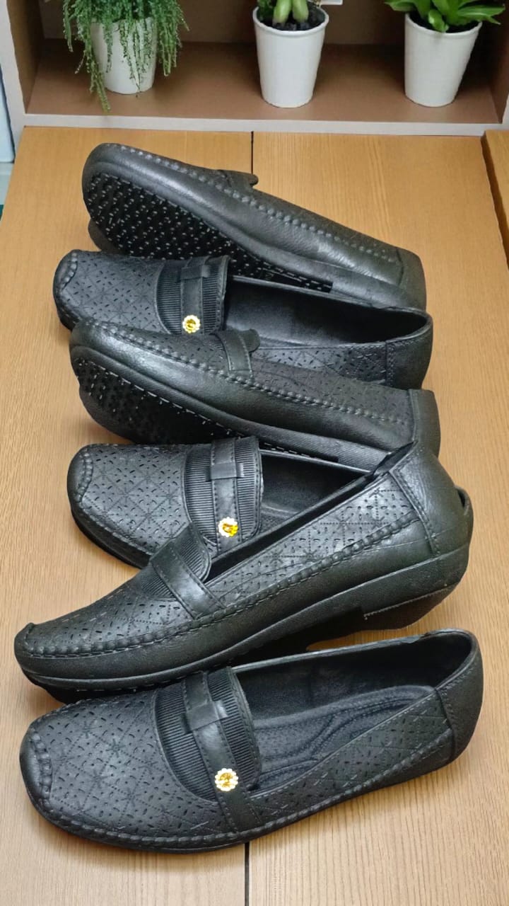 High Quality Light Weight Soft Nylon Rubber Shoes for Ladies