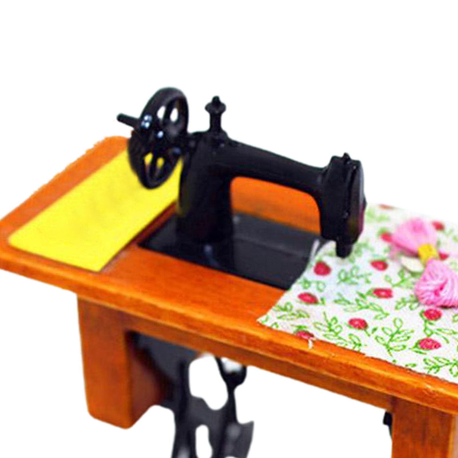 1/12 Dollhouse Mini Furniture Wooden Sewing Machine with Fabric