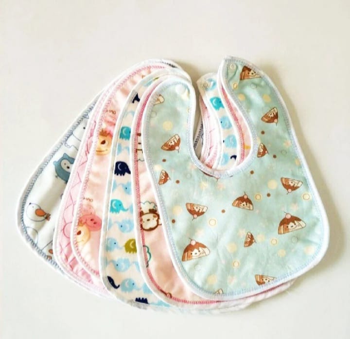 Pack of 6 Baby Bibs Waterproof Cartoon Cotton Bib Newborns Bibs Burp Cloth Baby Scarf Bandana Bibs for Children Boys GirlStuff