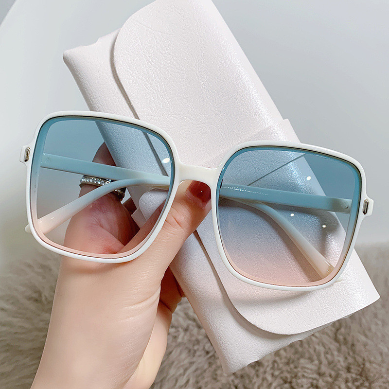 A Family Store Provides Square Frame Sunglasses Gradual Color Retro Big Face Accessories