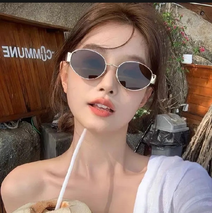 Retro Oval Sunglasses for Women – Small Metal Frame Fashion Sun Glasses – Trendy Gold Frame Stylish Eyewear for Girls