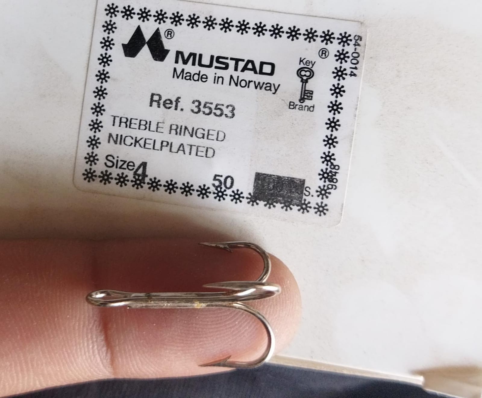 5  PCS 2,4,5 NUMBER MASTAD & SON TREBLE FISHING HOOKS