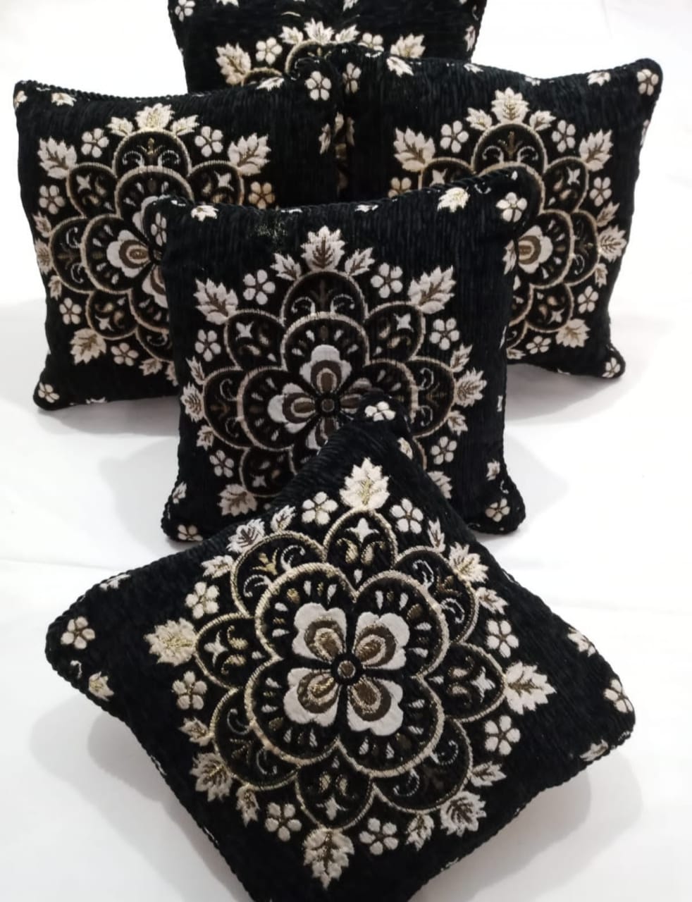 1PC Velvet Jacquard Cushion Cover 15x15 Inches High-Quality Velvet with Zip Closure