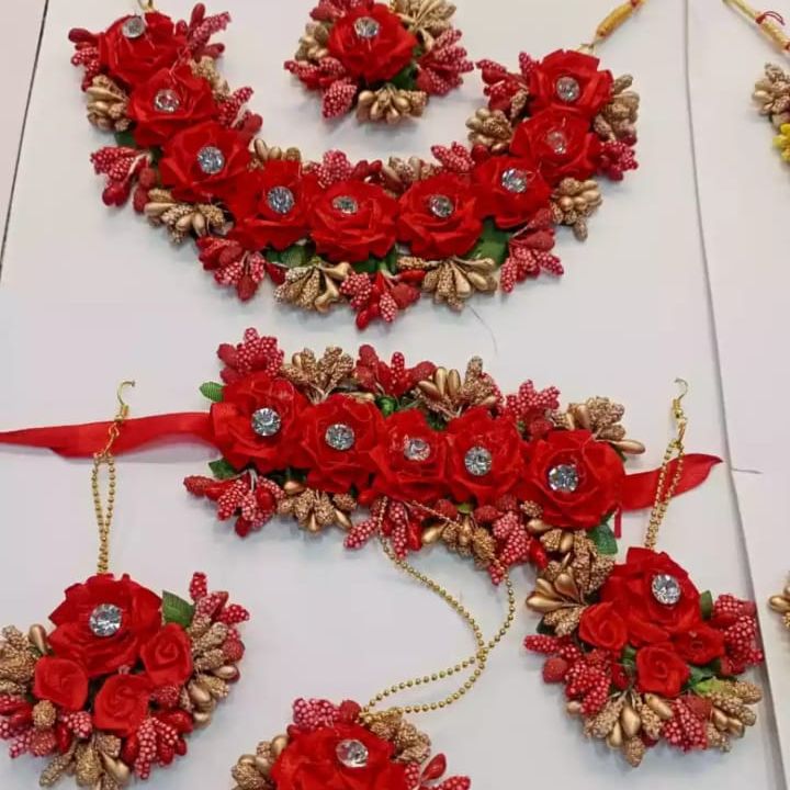 Bridal jewellery set, Bridal jewellery set, Bridal jewellery set Mehndi, Bridal Jewellery set for girls, Floral Jewellery for Mehndi , mayon flower jewelry , Mehndi accessories, Mehndi Jewellery set for girls for Bridal