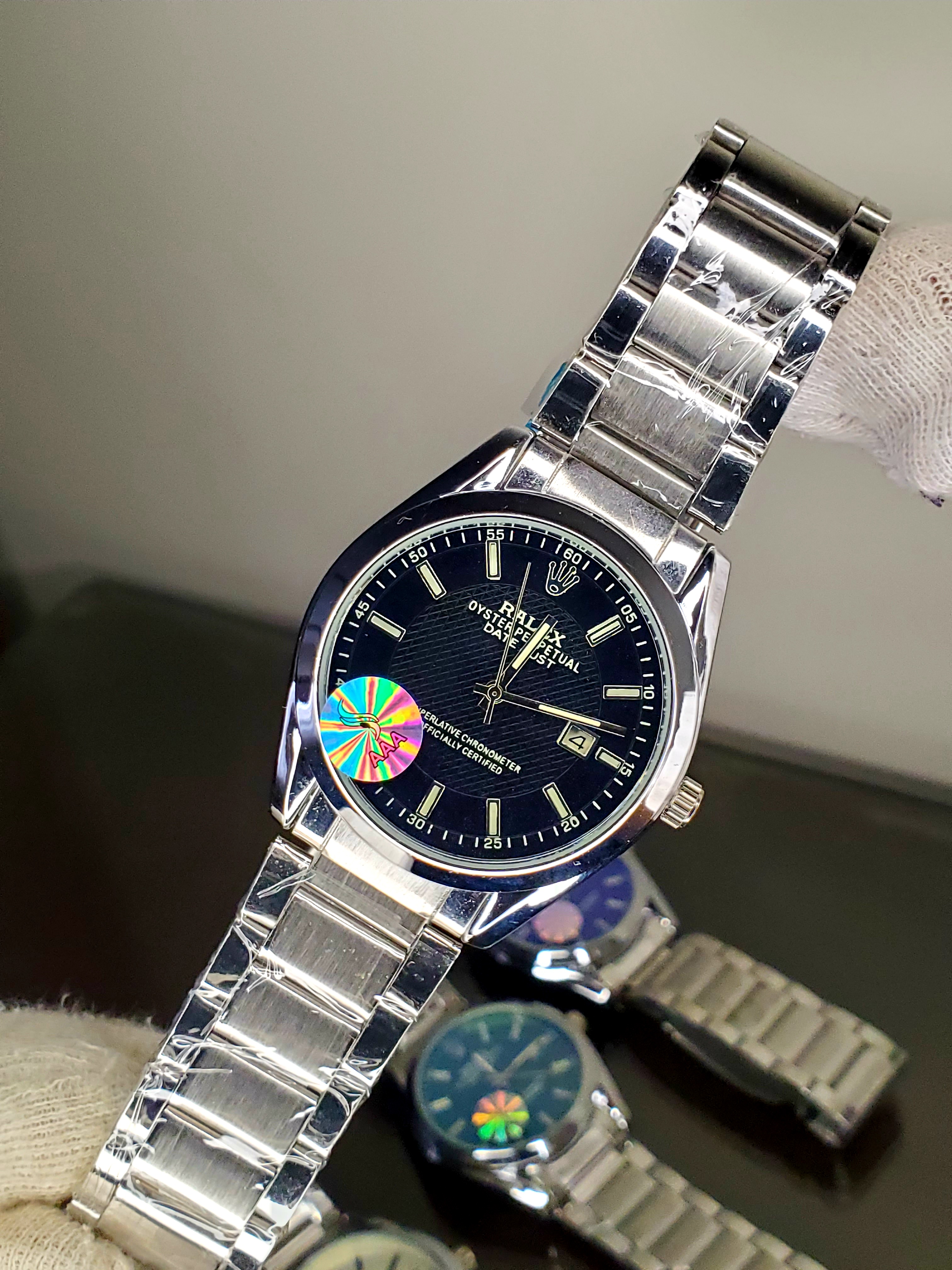 Men's Formal Watch | Black Dial & Steel Chain | Stylish Quartz Timepiece