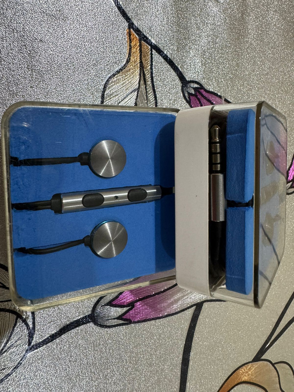 100% Imported premium Quailty Handsfree Headphones 3.5mm Wired Earbuds Music Earphone Smart Phone Headset Hands-free with Mic In-Ear With Mic For all smart mobiles Earphones Outdoor 3.5mm Jack Portable Device Metal Handfree Made IN Vatename