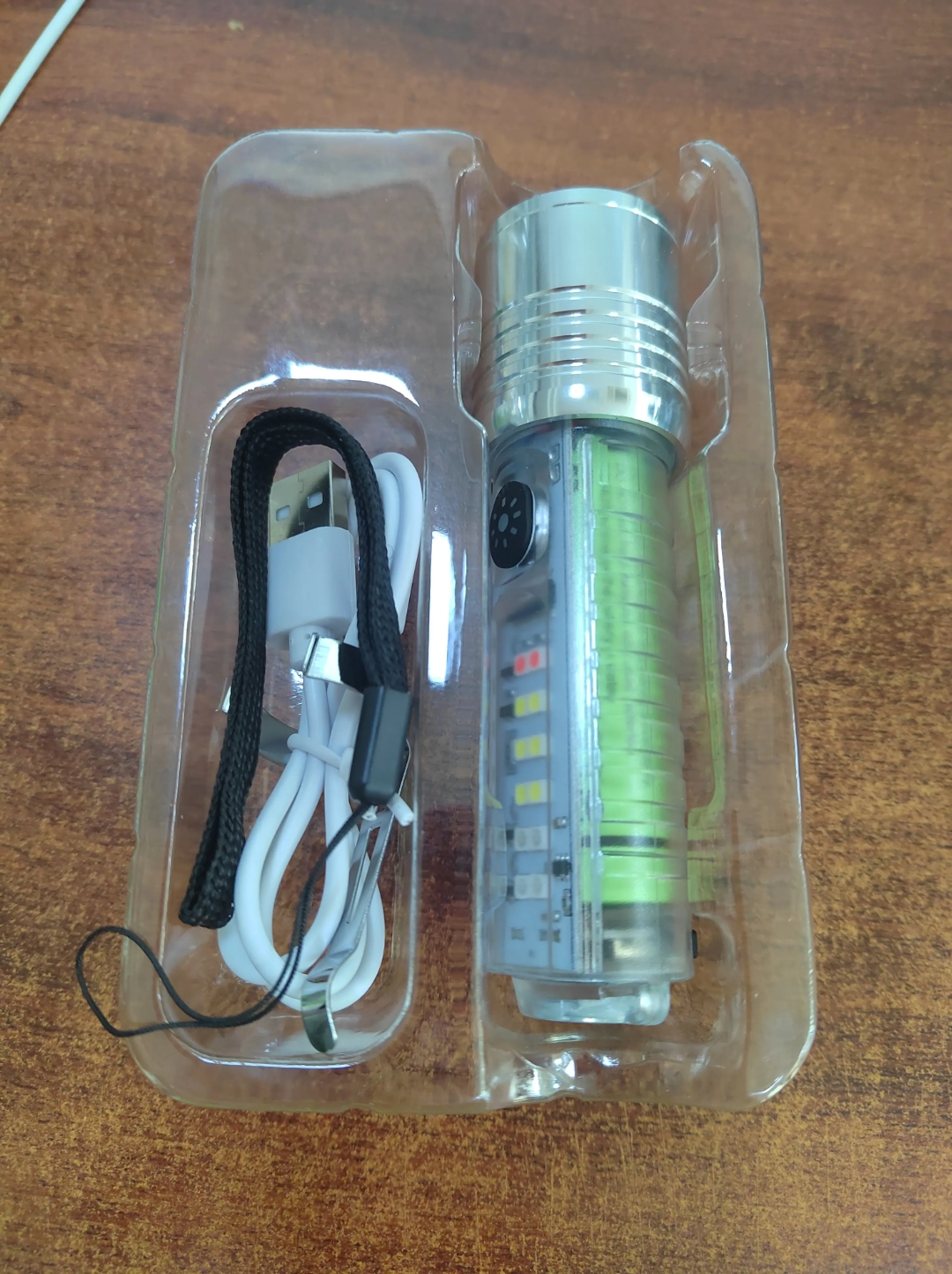 Multifunctional High Power Zoomable Flashlight Torches LED Super Bright Rechargeable High Lumens Long Range Flash Light 8 Modes Tactical Flashlight with Fluorescent Shell, Portable Hand Torch for Emergencies, Camping, Hiking