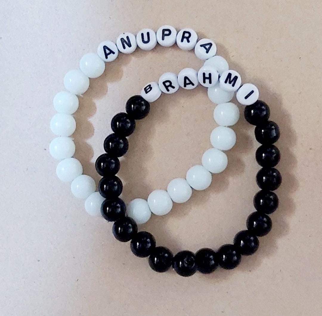 customise bracelet customised name in black and White bead baralte.