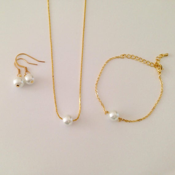 Pearl Jewelery Set Necklace Bracelet 