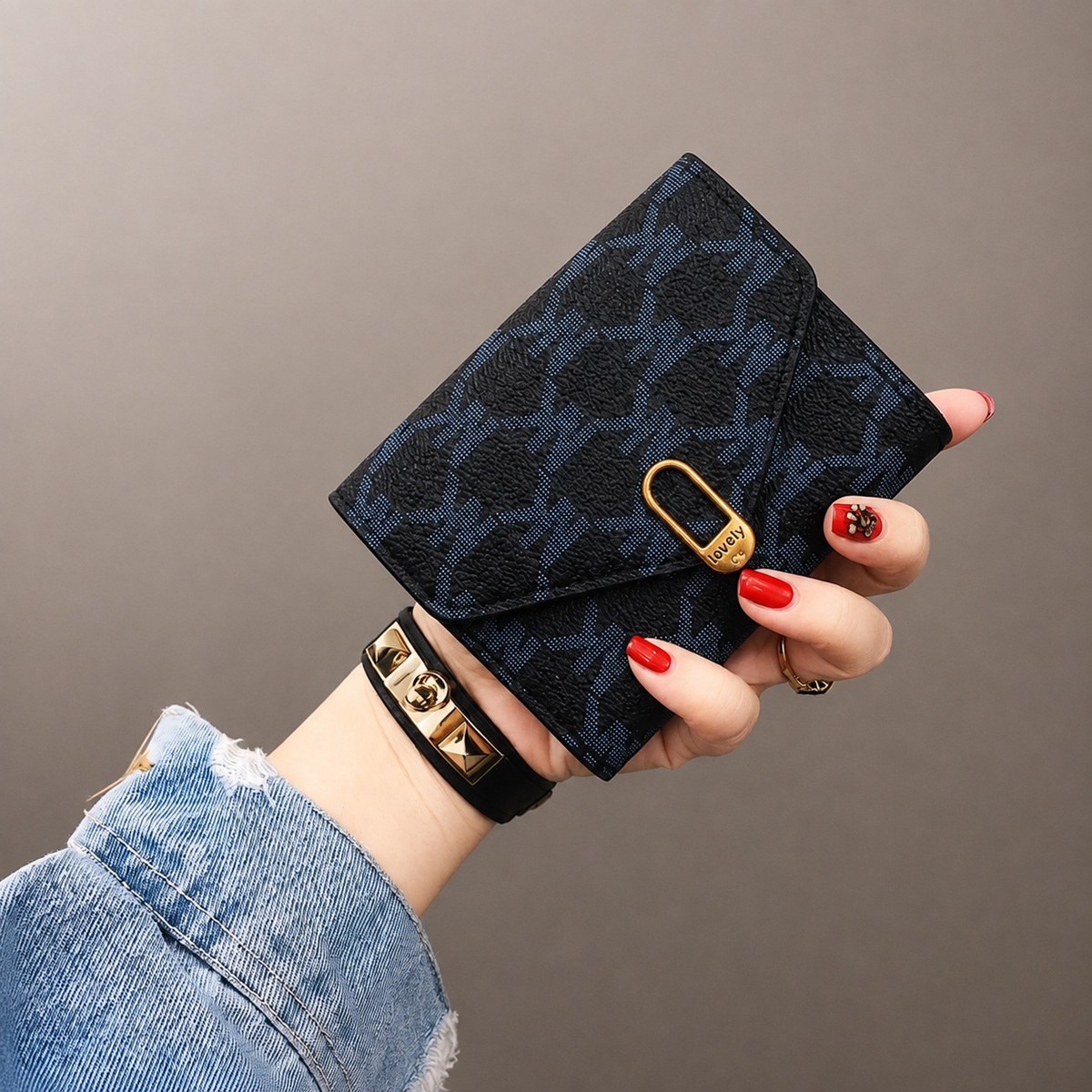 Women's Mini Envelope Wallet - Compact Foldable Card Holder with Metal Clasp