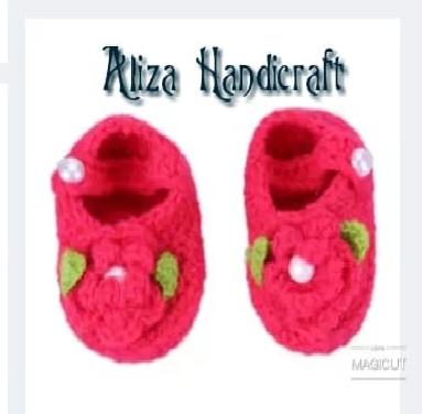 handmade baby woolen shoes