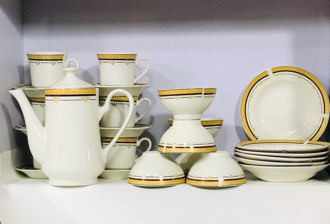 Bone China 26Pcs Fine Bone Round Tea Set Portable Design Plates