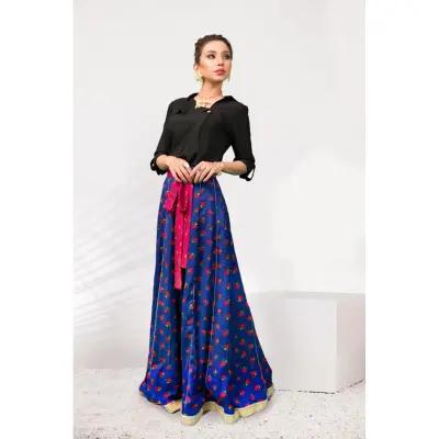 Golden long skirt outlet with black top