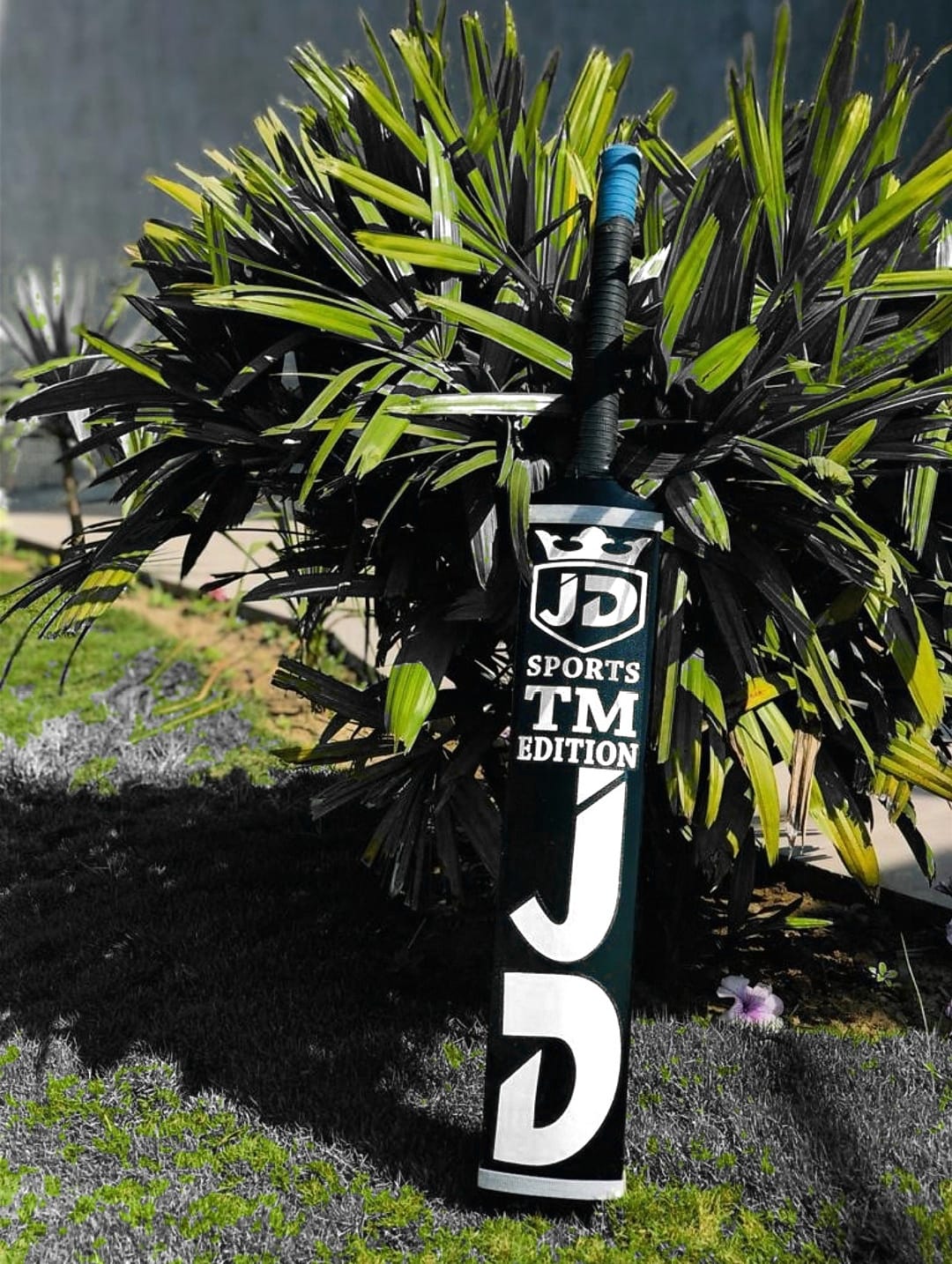 JD Sports Tabe Ball Cricket Bat White TM Edition