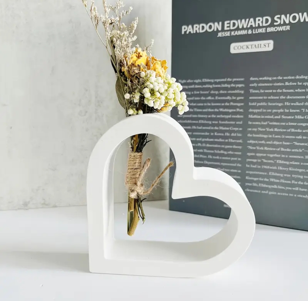 Creative Design Vase Ornaments Artistic Style, Decorations Suitable for Fireplace, Bedroom, Kitchen, and Living Room Decoration, office and theme based area
