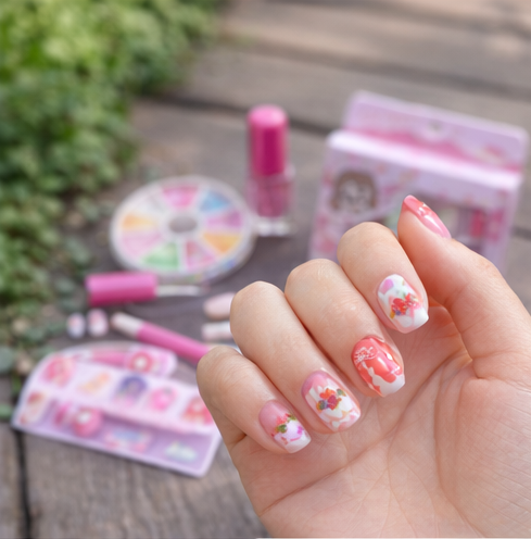 DIY Nail Art Kit for Girls – Glitter Polish, Nail Pen & Decorative Accessories