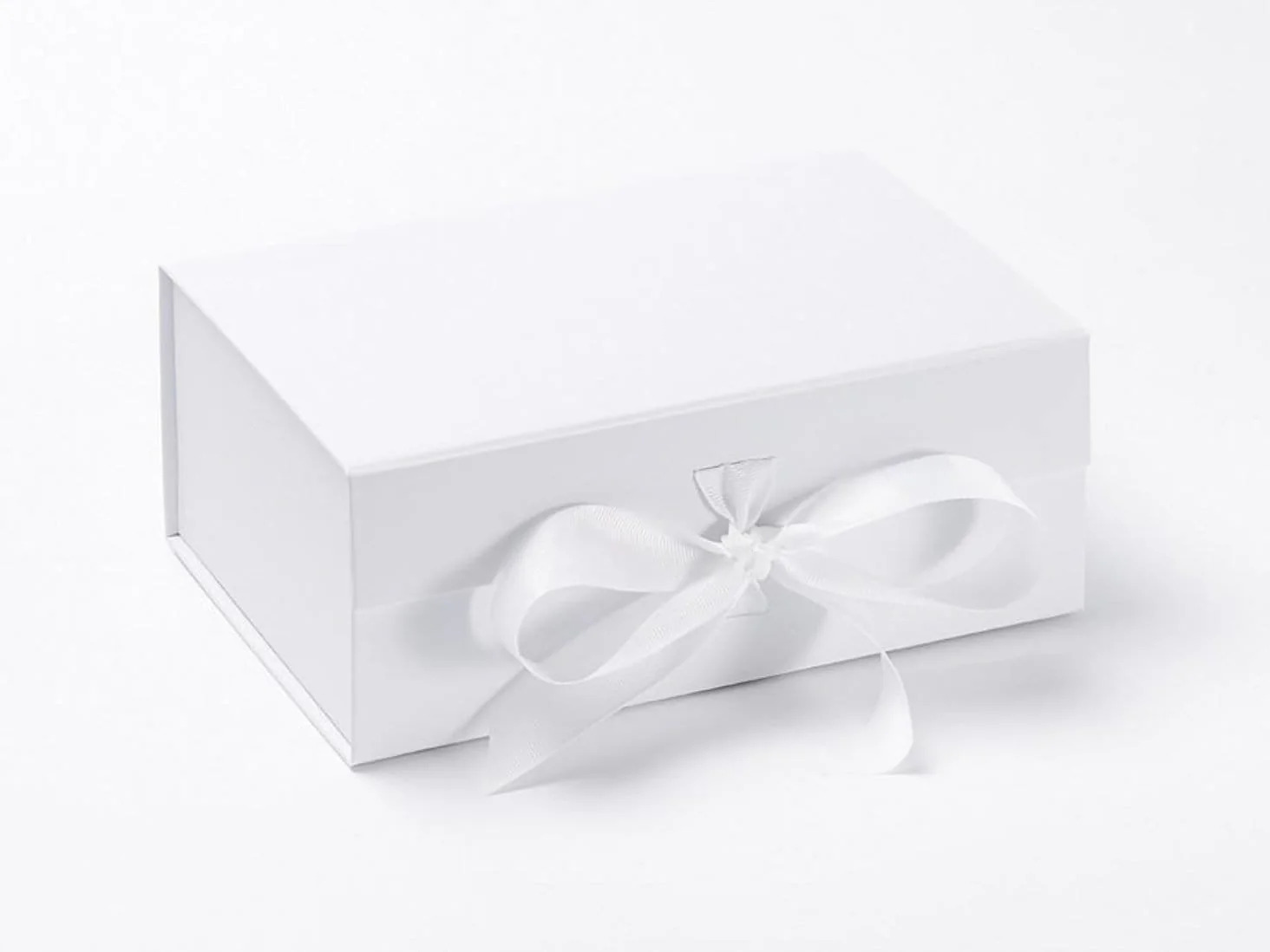 Gift Box for Gifting On Birthday, Anniversary etc With Shredded Paper ...