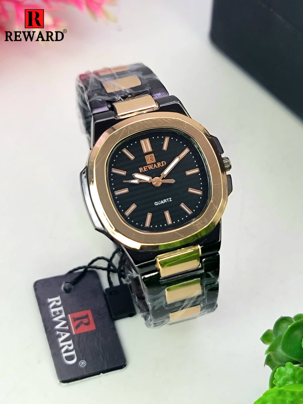 COUPLE CHAIN WATCH  GOOD LOOKING DILE GOOD QUALITY