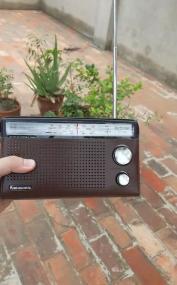 3 Band Portable Radio RF-562 with FM, MW, SW, 800mW Output, 8cm Speaker, and Earphone Terminal