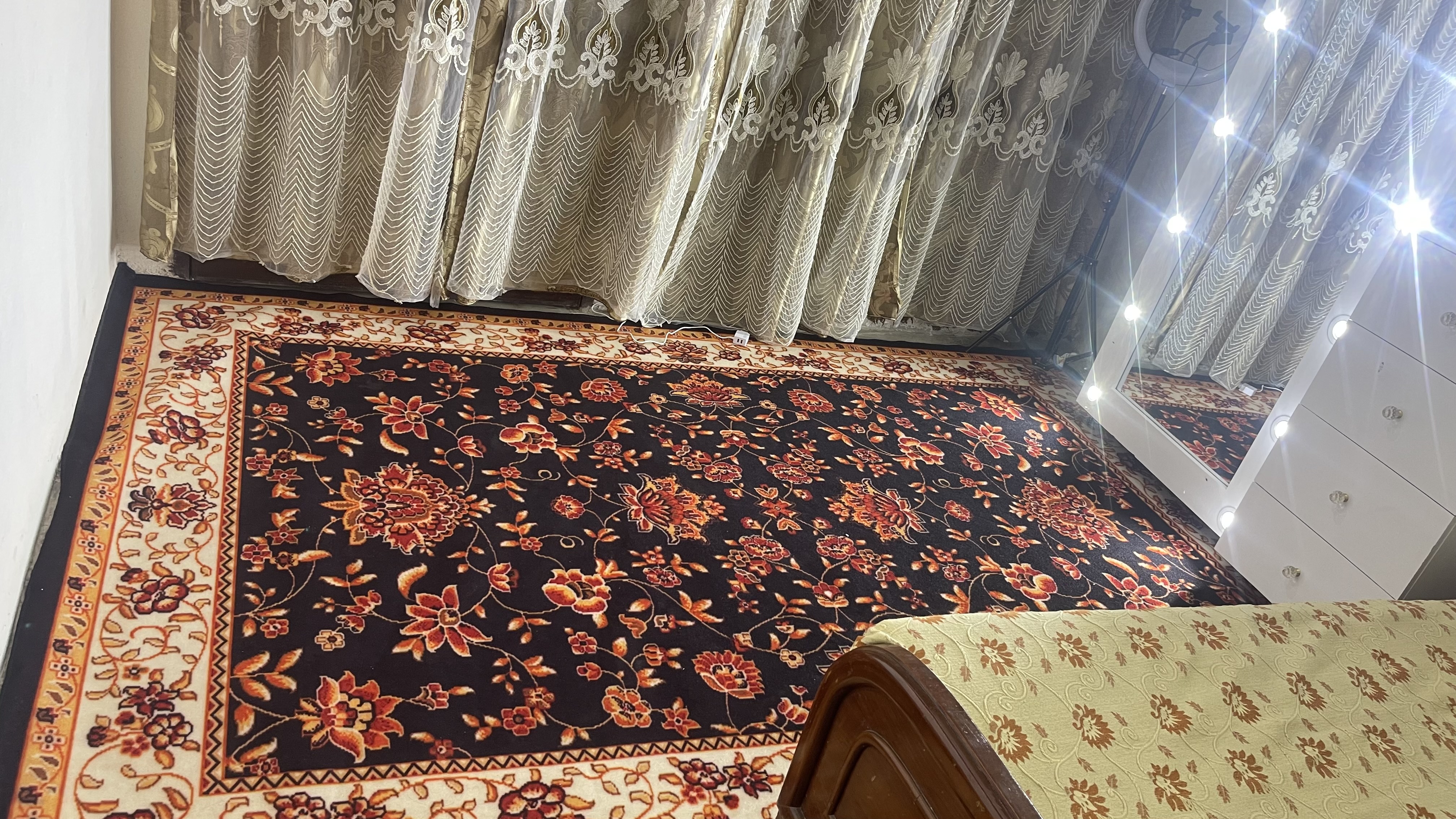 Living room carpet center piece (150cm x 240cm) carpet center piece rugs 5ft x 8ft estimated