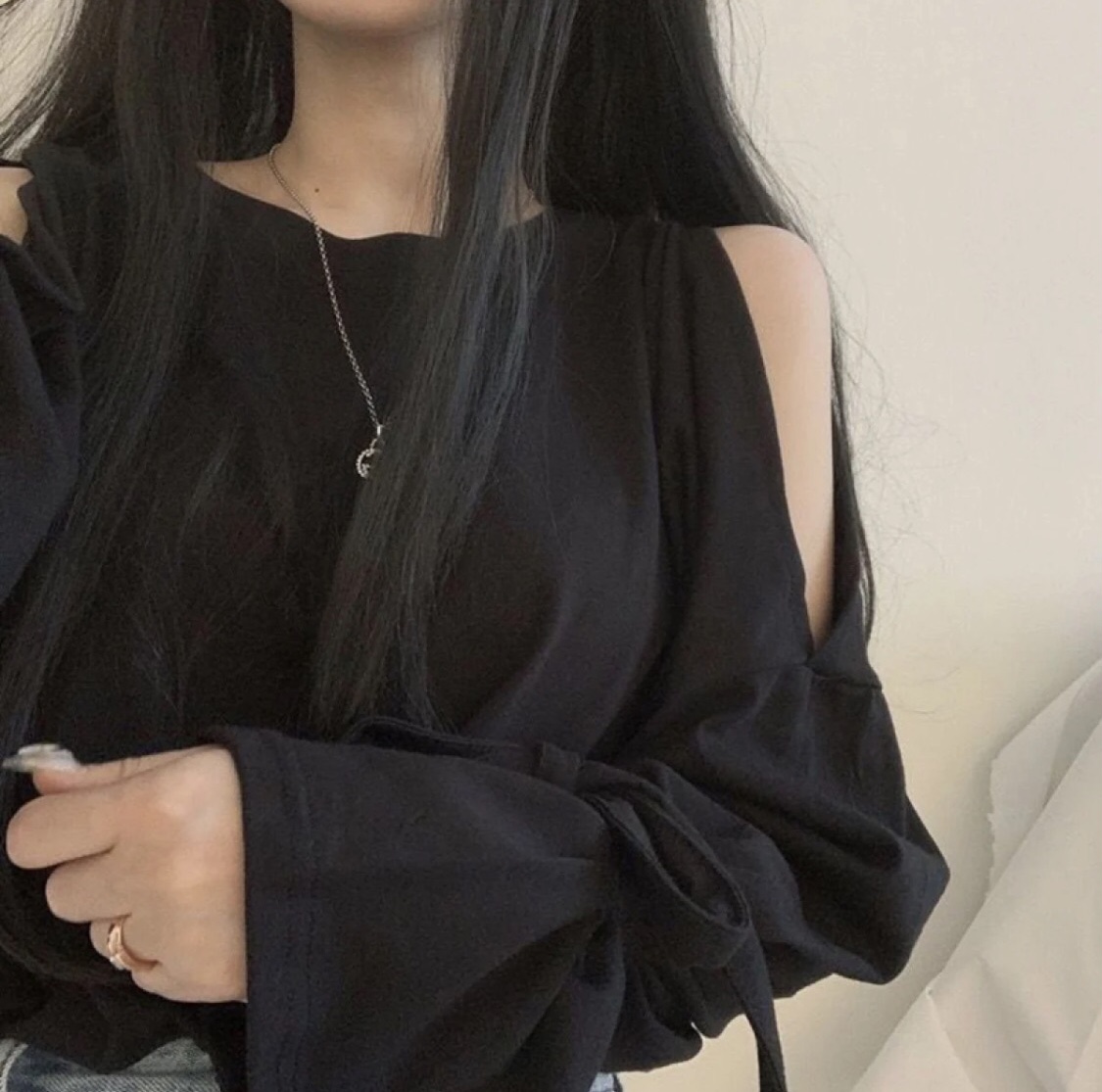 Korean temperament strapless long-sleeved shirt female round neck loose bottoming top for womens and girls