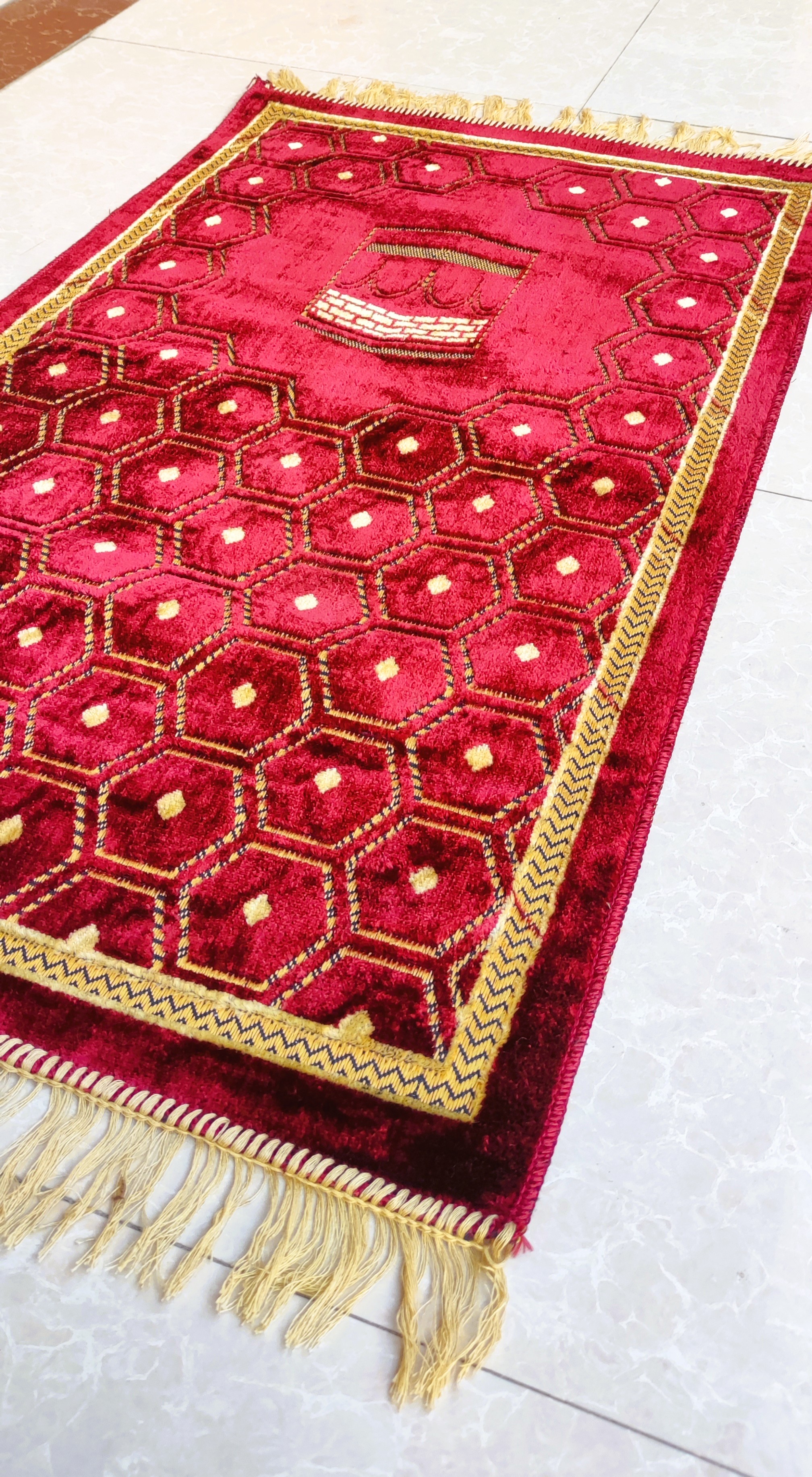 Traditional Mehrab Design Janamaz / Muslims Prayer Rug