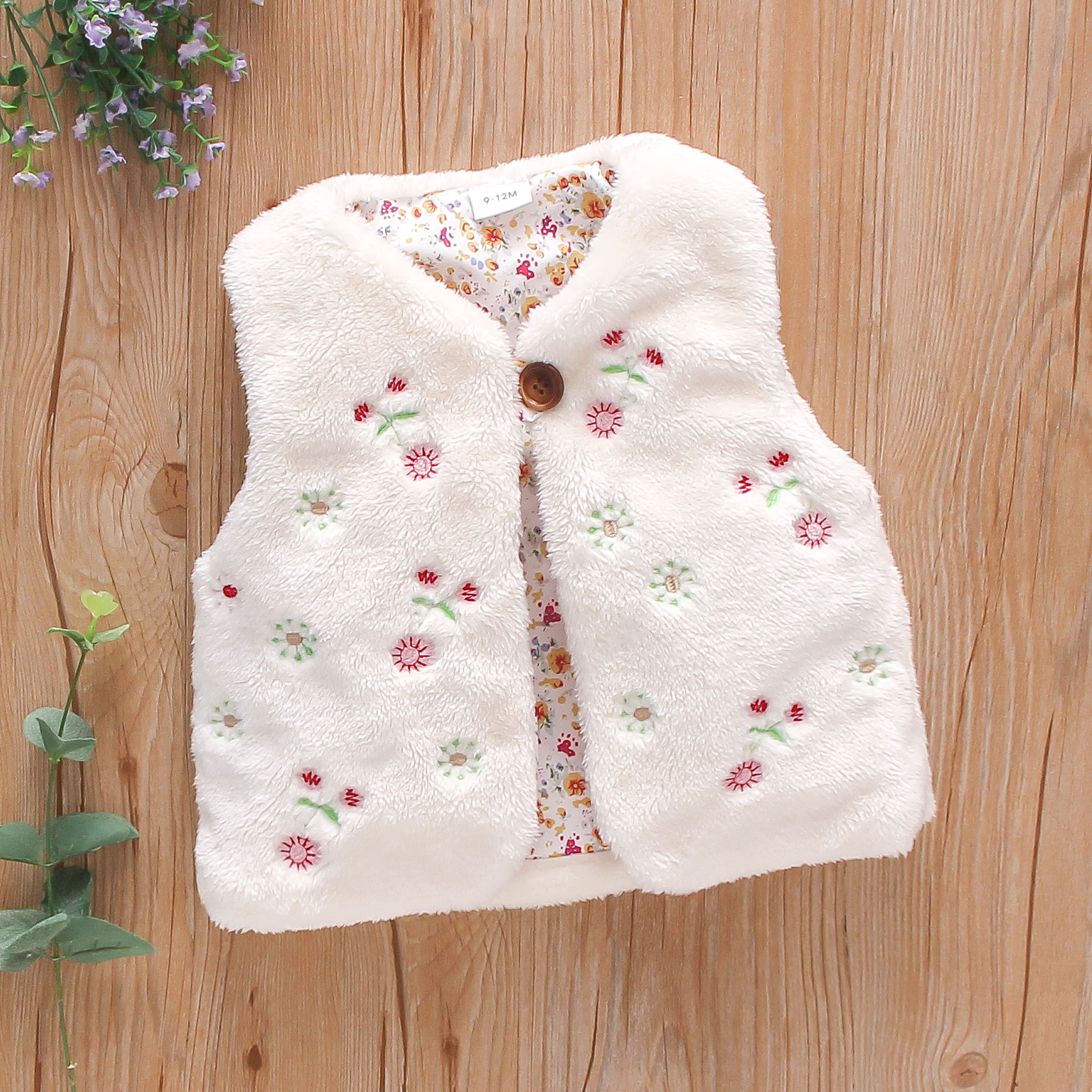 Spring and autumn new baby girl coat cute embroidered sleeveless