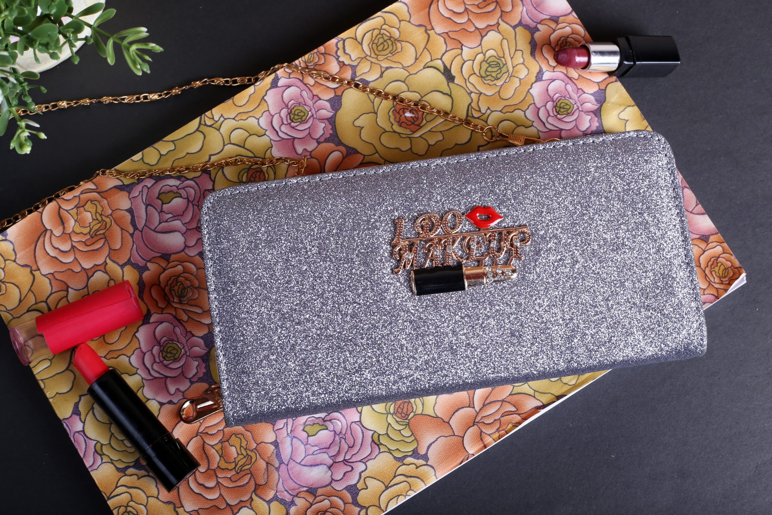 I Do Makeup Clutch Purse For Women Stylish Ladies Wallet Purse Long Chain Fancy Hand Clutch For Girls Pu Leather Purse High Quality Ladies Wallet For Mobile New Trendy Leather Zipper Wallet For Women Large Capacity Ladies Wallets In Sale