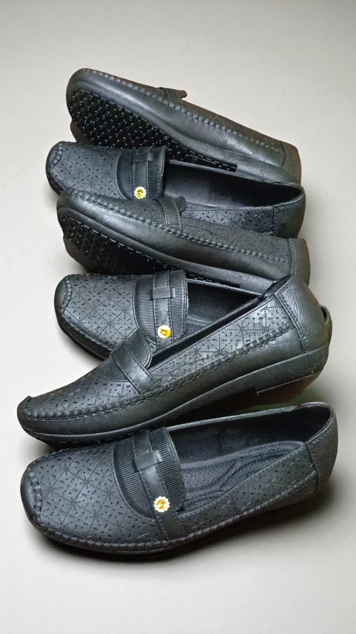 High Quality Light Weight Soft Nylon Rubber Shoes for Ladies